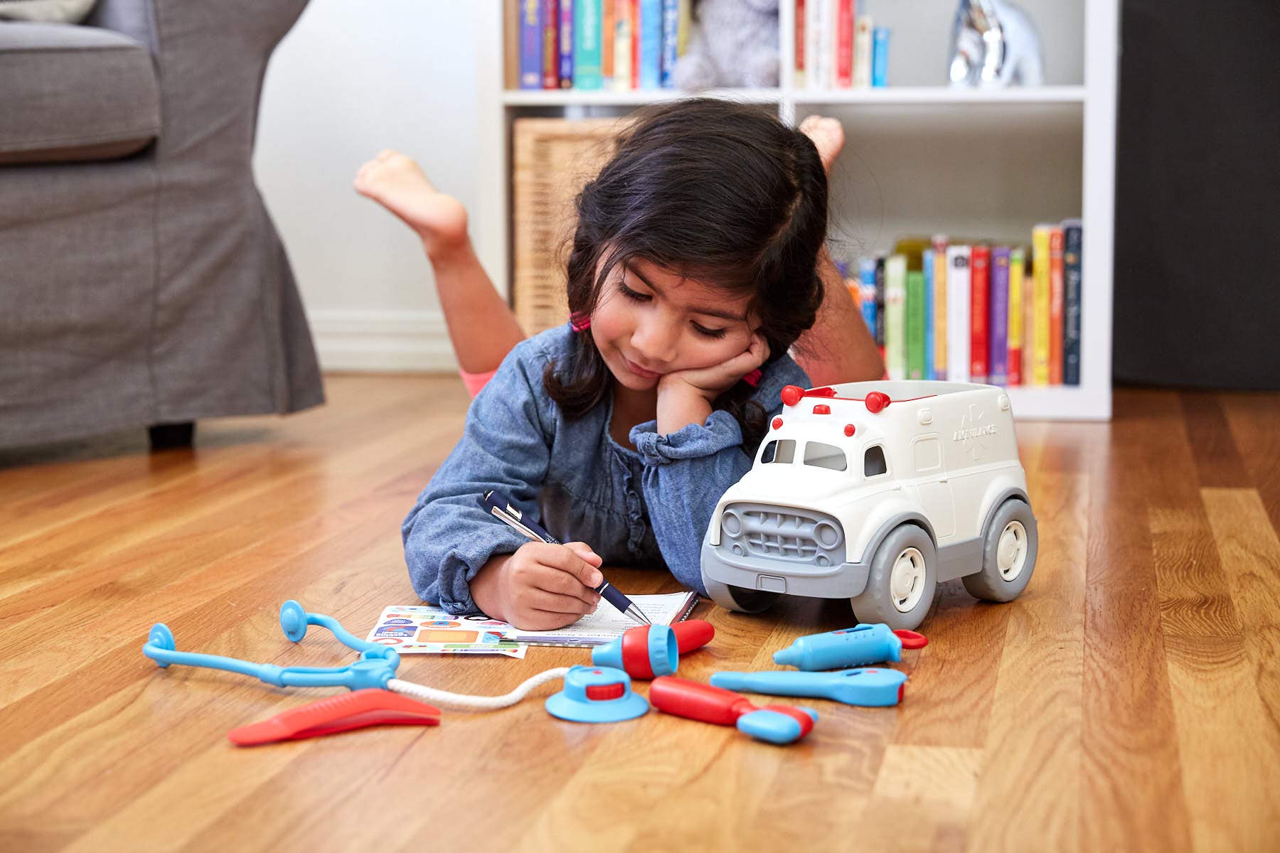 Green Toys Ambulance & Doctor's Kit Red/Blue FFP 10 Piece Pretend Play,Motor Skills,Language & Communication Kids Role Play Toy Vehicle. No BPA,phthalates,PVC,Dishwasher Safe,Recycled Plastic,USA Made - Image 4